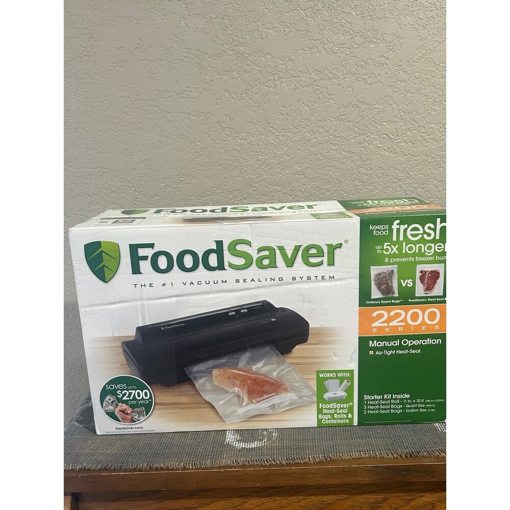 Food Saver 2200 Series Vacuum Sealing System NWT Includes Bags